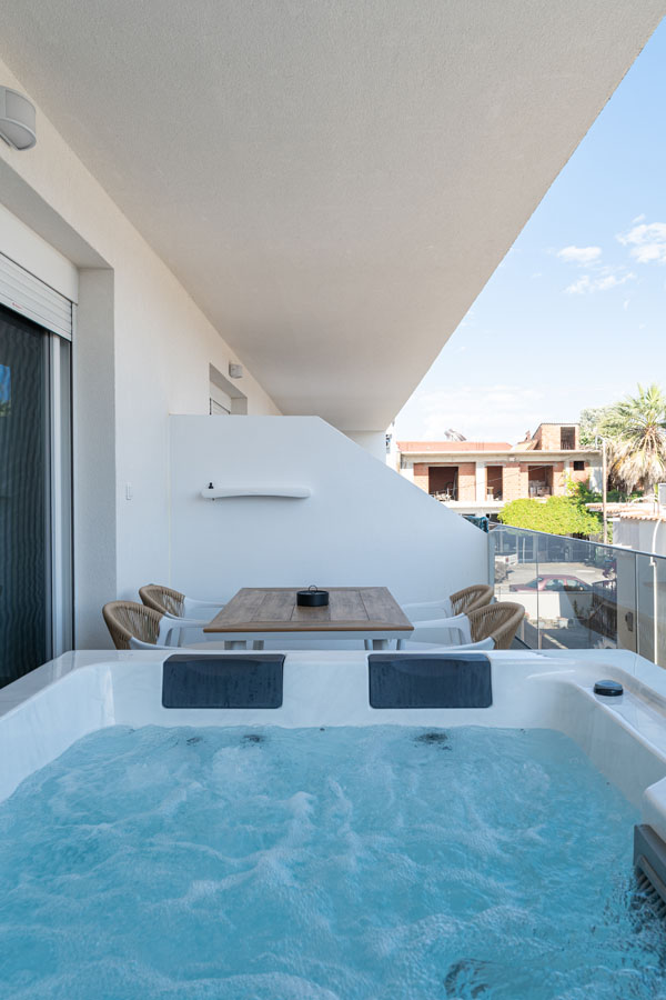 Erizen Jacuzzi suites Keramoti Kavala